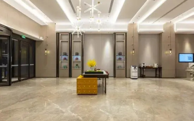 Yicheng Hotel (Luoyang Longmen High-speed Railway Station University Town)