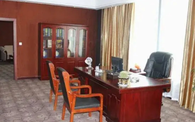 Zheshang Business Hotel (Tanghe Youlan Avenue)