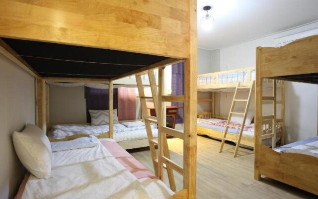 Pohang Youngildae Guesthouse - Hostel