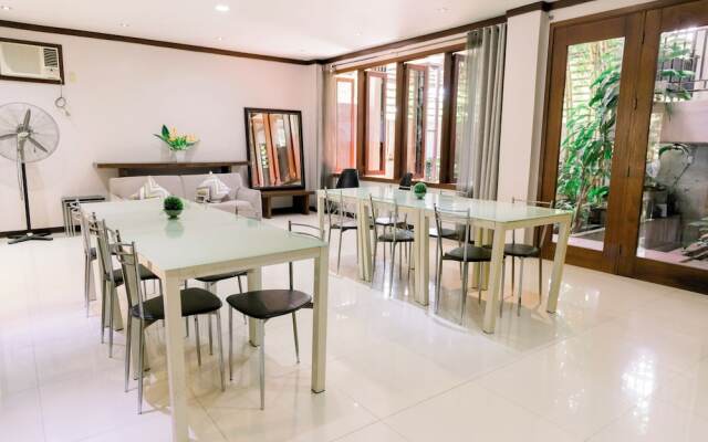 Madonna Hometel and Suites