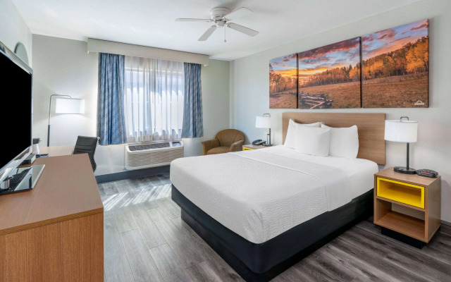 Days Inn by Wyndham Lamar