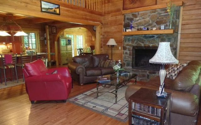 Creekside Paradise Bed and Breakfast