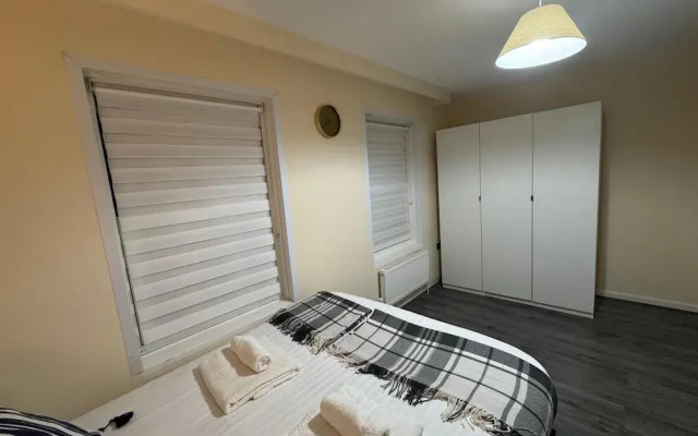3BR House with Free WiFi All Over UK