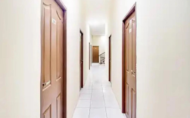 RedDoorz near BG Junction Surabaya