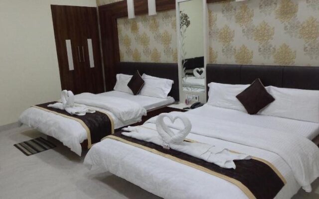 Hotel Prakshi Palace