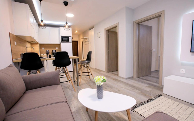 Babylon Park Apartment