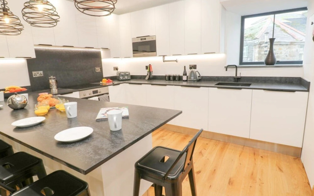 2 Salubrious Terrace
