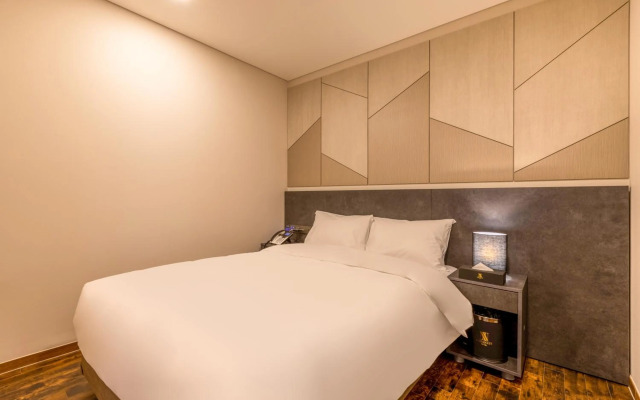 Urbanest Hotel