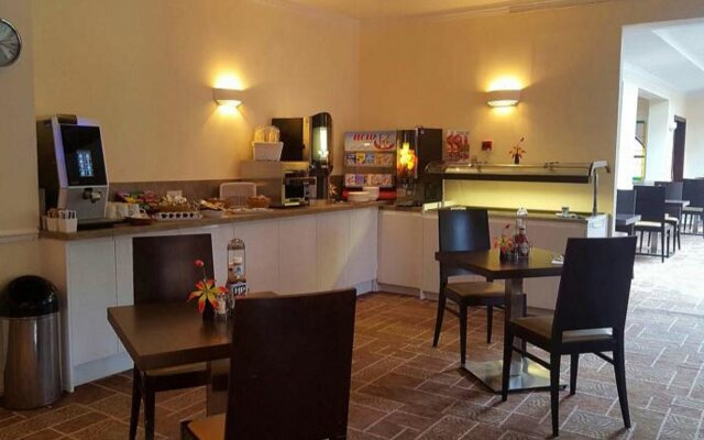Bridge House Hotel