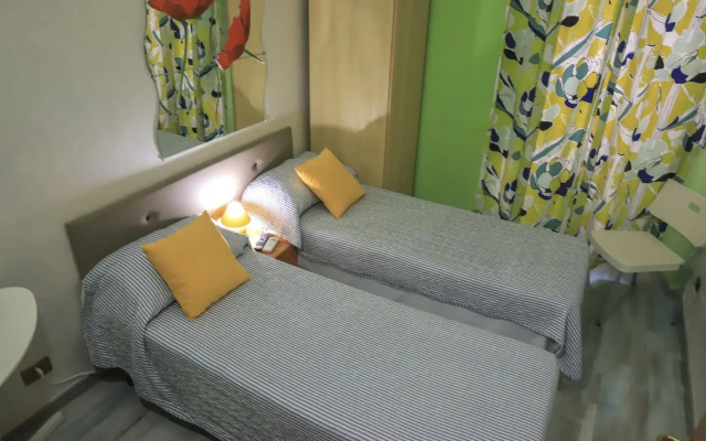 Român Holidays Hostel
