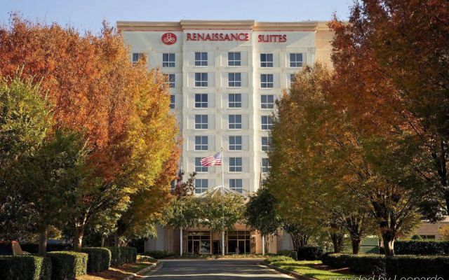 Renaissance Charlotte Suites