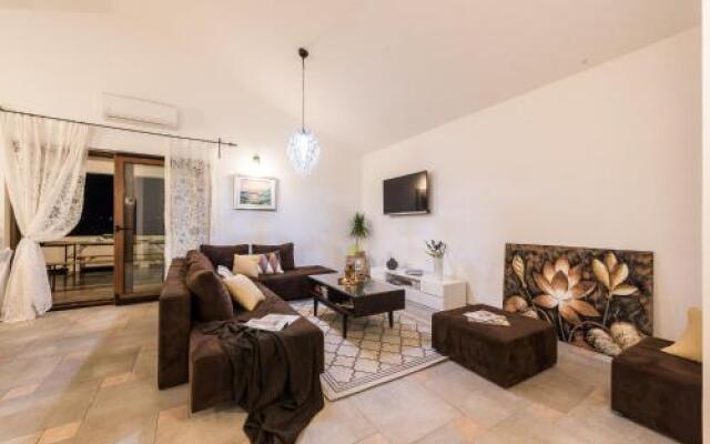 Villa More