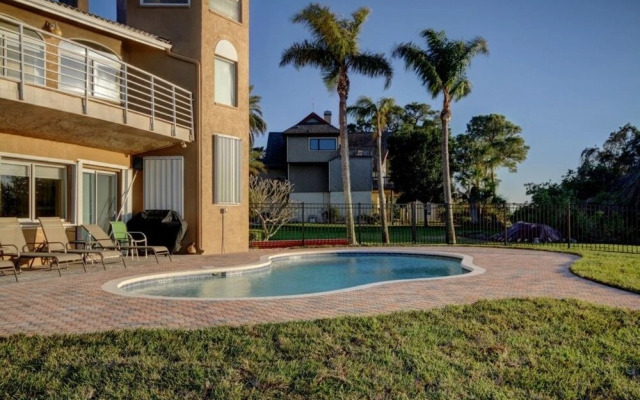 Luxury Florida Villa by RedAwning