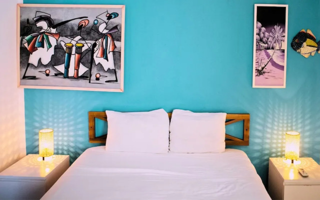 Tribe Inn & Rooftop Lounge