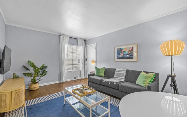 881 Furnished Apartments