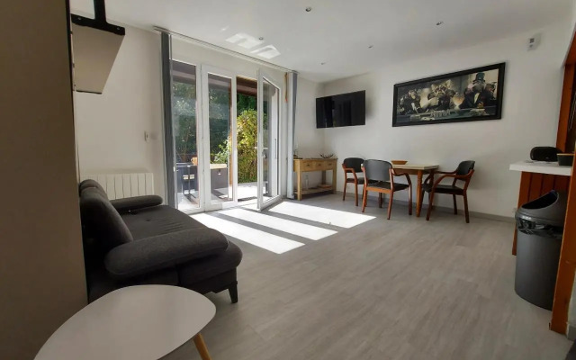 Rare, cosy studio terrasse au coeur de St-Jorioz