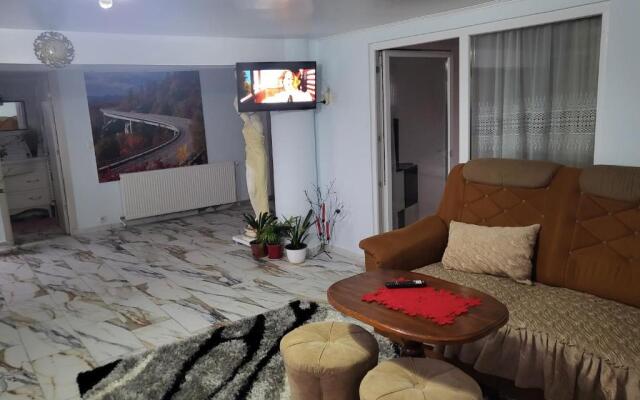 Apartament cu terasa si gratar