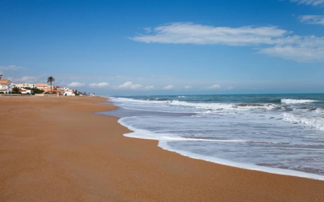 Private Pool, Garden, Barbecue and Beach Nearby