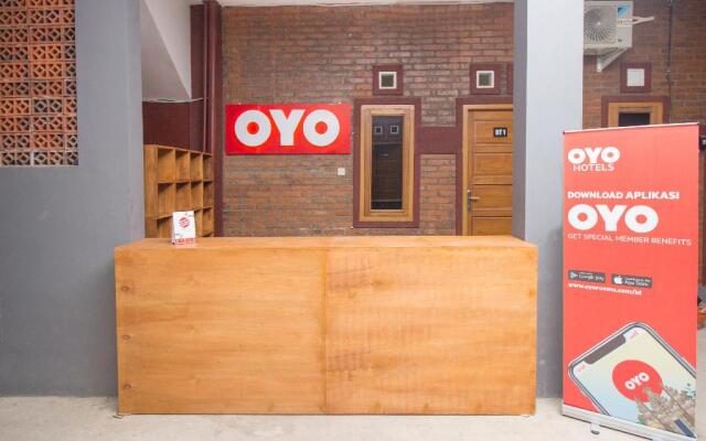 OYO 952 Annisa Syariah Guest House