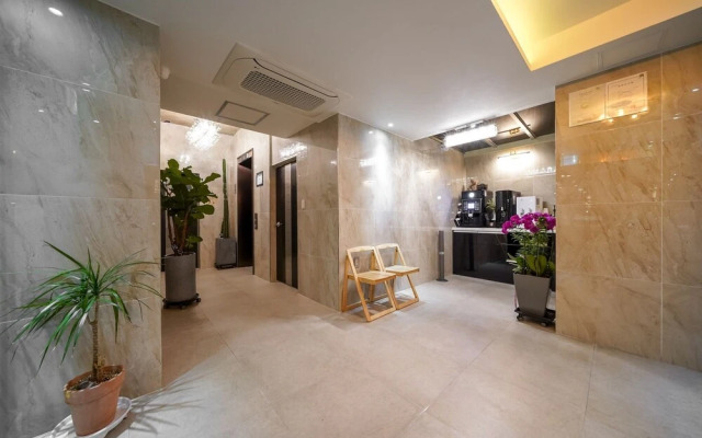 Busan Daeyeondong Hotel Onna