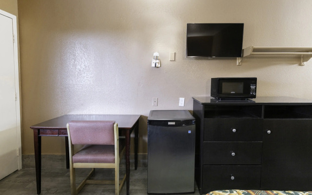 OYO Hotel Lake Charles Hwy 10