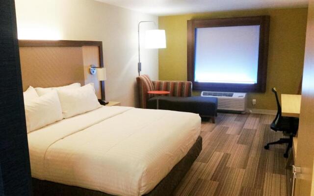 Holiday Inn Express & Suites Pahrump, an IHG Hotel