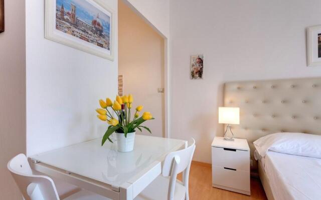 Silvio studio apartment for 2 people, Florence