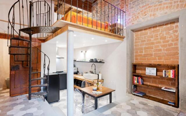 Florence Oltrarno Duplex Apartment