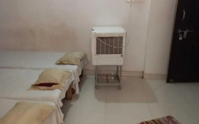 OYO HOME 93217 Atithi Geust House