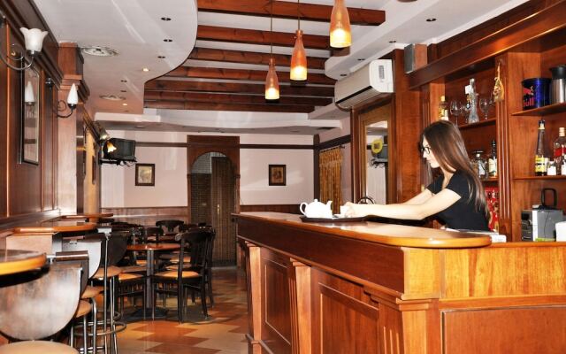 Hotel Lugano Tirana