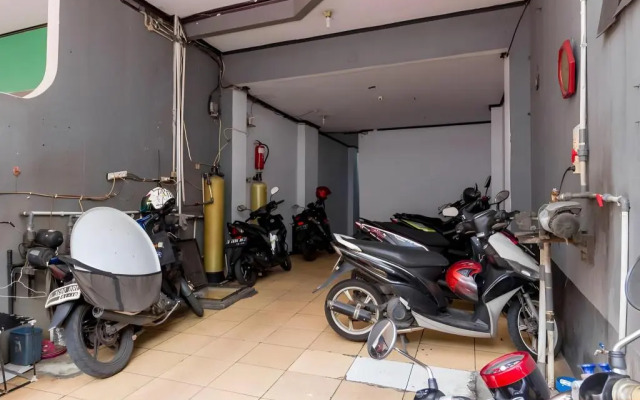 Reddoorz near Gajah Mada Plaza 2