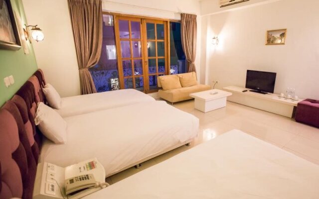 Rainbowtown Hotel