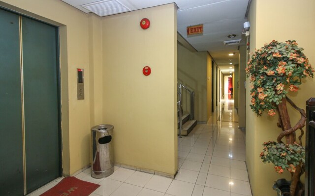 Airy Asemka Toko Tiga Seberang 27 Jakarta