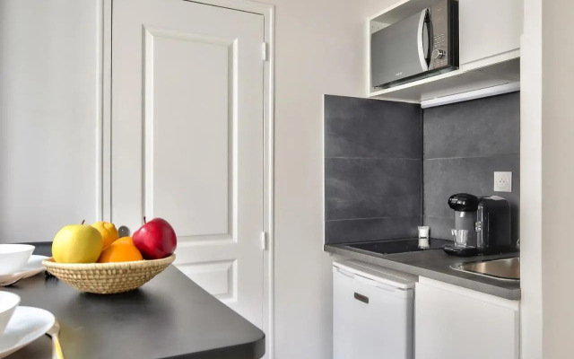 Cosy Mezzanine Studio in the Heart of Paris (4)