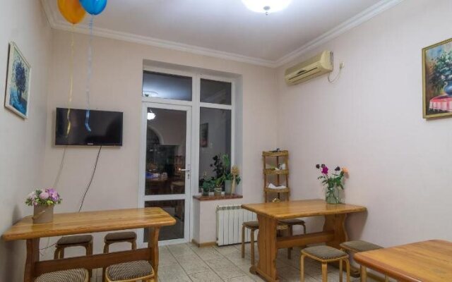 U Yashi Guest House