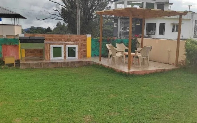 Rose garden enclave for families