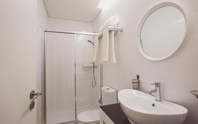 BmyGuest - Almada Garden Apartment