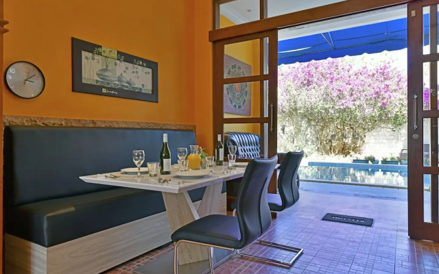 Sunset villa