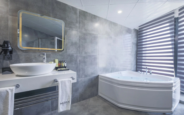 Noax Hotel