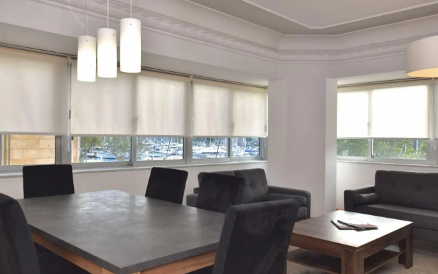 2 bedroom, central and spacious with sea view