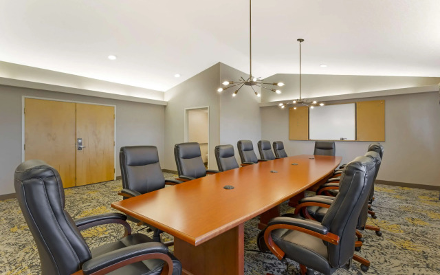 Best Western Plus Grant Creek Inn