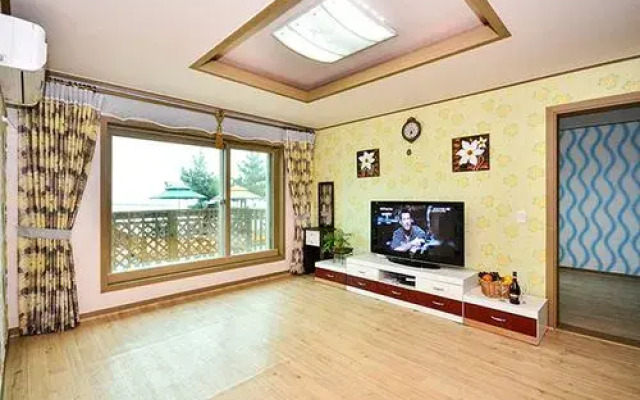 Mongsanpo Sound of Sea Wave Pension