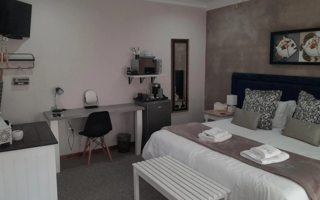 Longtom Farm Guesthouse
