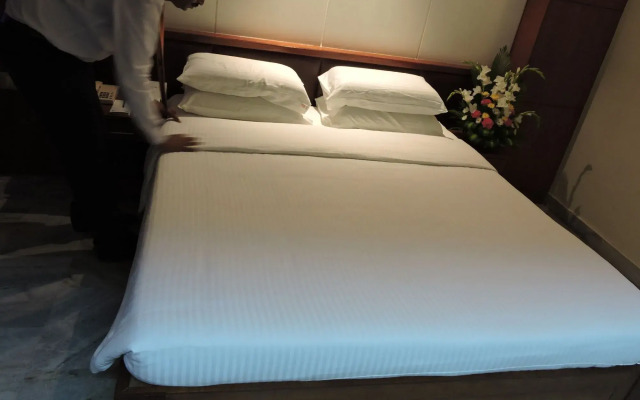 Hotel PLR Grand