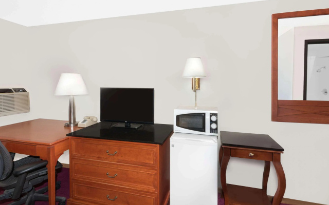 Super 8 by Wyndham Algona