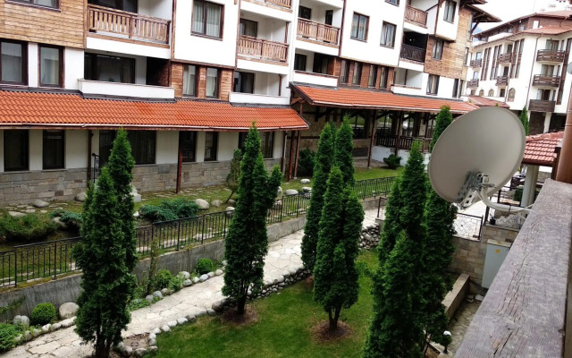 Pine Tree Apartment 2 - B7