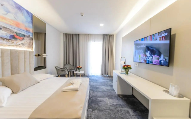 Mirage Beach Spa Hotel