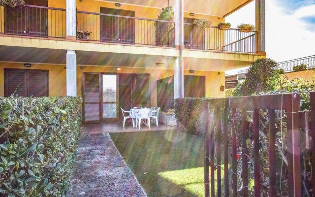 Beautiful Apartment in Lugana di Sirmione With Outdoor Swimming Pool and 1 Bedrooms