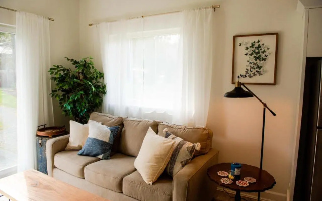 AndersonLane Garden Suite l Beach Access I Kitchen