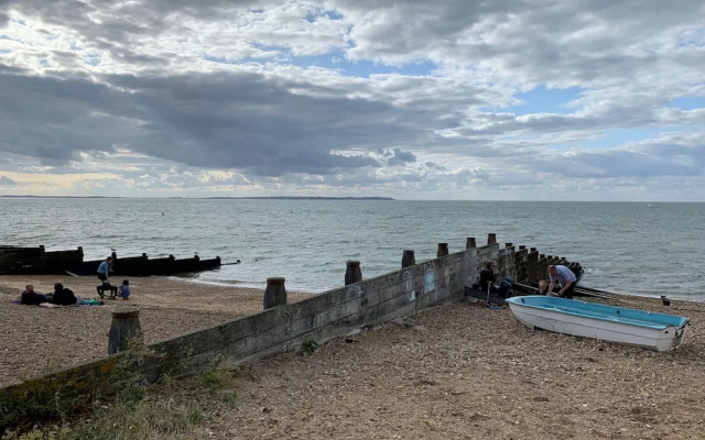 One Bedroom Flat in Whitstable With Free Parking